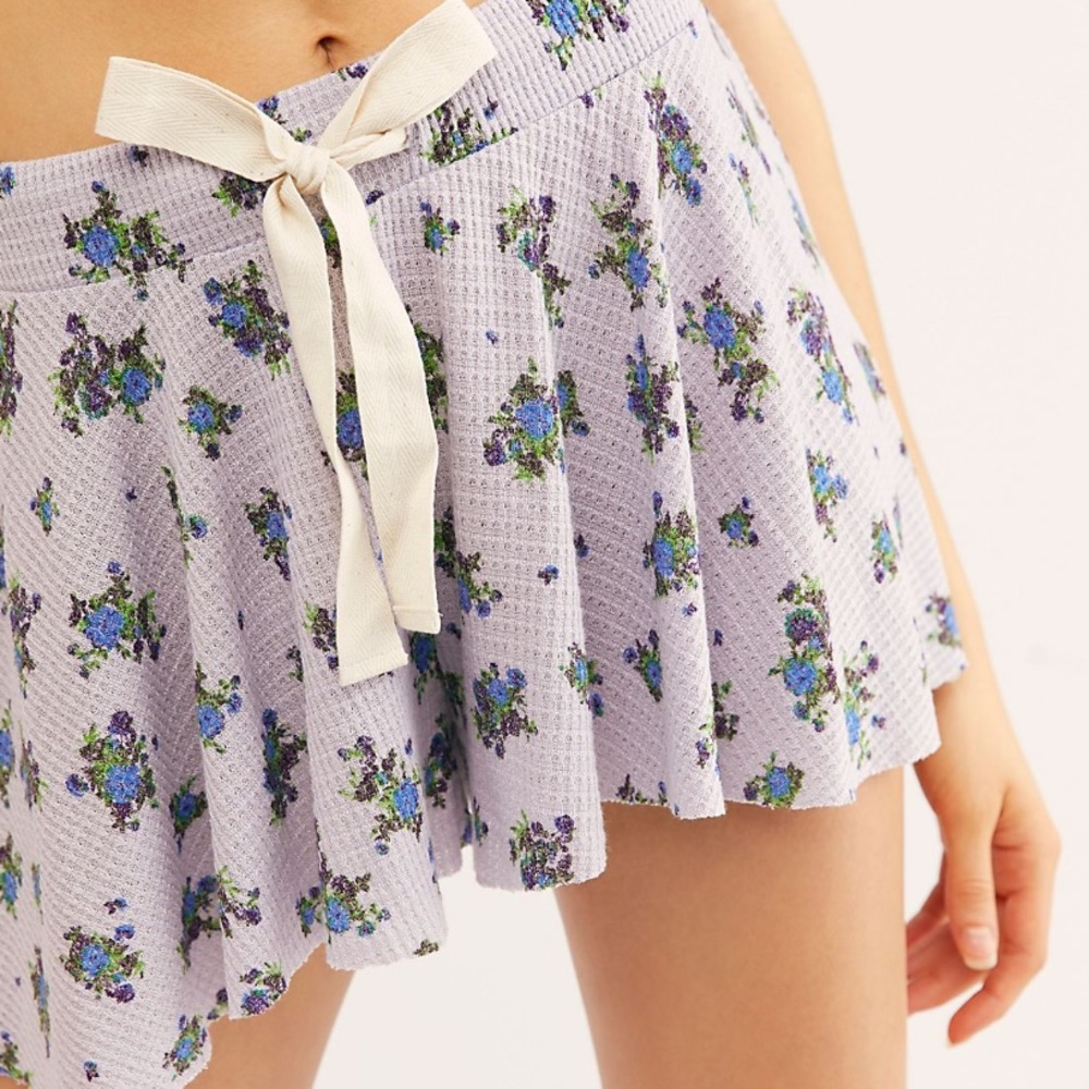 One of the girls printed shortie